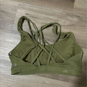 lululemon women’s sports bra color green size 8